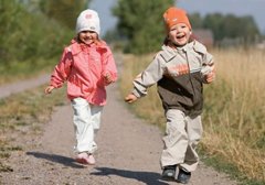 Детские игры 6-7 лет - дома, на природе в дороге"/>







.header-main{background:#fff!important}@media (max-width:450px){header.header-v2 .header-main{height:80px!important}}.bshare{height:26px;float:left;width:100%}.post-top{overflow:hidden}.maincont{float:left}ul.gva_menu>li>a{font-family:'Roboto Condensed'!important;font-weight:400!important;font-size:20px!important}.content-main p,.content-main li,.content-main ol{font-size:16px;line-height:26px;margin-bottom:10px}.block .block-title>span,.block .block-title{font-family:'Roboto'!important;font-weight:900;font-size:24px;color:#67675b}.block .block-title{border:none}header.header-v2 .main-menu{background:linear-gradient(to top left,#ea4949,#fea300);line-height:1.0}.area-main-menu{margin-top:10px}.breadcrumb a,.breadcrumb{font-family:'Roboto Condensed';font-weight:400}#block-logotip{margin:0}header.header-v2 .header-main{background:url(/sites/default/files/x15let-bkgr.jpg.pagespeed.ic.DK4FIh-3R3.jpg)!important;background-color:#fff!important;background-position-y:bottom!important;padding:15px 0 5px 0}.field--name-description{margin-bottom:15px}.node--view-mode-teaser-1 .post-content{min-height:30px}.owl-carousel .node--view-mode-teaser-1 .post-content{min-height:80px}.header-right{height:55px;vertical-align:middle;display:flex;align-items:center;justify-content:center}.footer{background:linear-gradient(to top left,#ea4949,#fea300)}img.img-left{margin-right:15px;margin-bottom:10px}.post-content img{display:block;height:auto!important;max-width:100%;padding-bottom:15px}div.rer{float:left;width:100%;margin-bottom:10px}a.blink{color:#00f;font-weight:bold}.post-block iframe{position:relative!important;width:inherit!important;min-height:inherit!important}h1,h2,h3,h4,h5,h6,.h1,.h2,.h3,.h4,.h5,.h6{font-family:'Roboto';font-weight:700}h1,.h1,h2,.h2,h3,.h3{margin-top:20px;margin-bottom:20px}h2,h3,h4,h5,h6,.h1,.h2,.h3,.h4,.h5,.h6{font-weight:500;color:#5a5a5a}.article-detail .post-title{font-size:36px;line-height:42px}body.body-background-dark #page-main-content .block:not(.block-system-main-block) {padding:30px}.logobox{width:250px}header.header-v2 .header-main{padding:15px 0}body.boxed{background-color:#711414}.post-title a{font-family:'Roboto'!important}.wave,.subwave{position:relative}.wave:before,.wave2:before,.wave3:before,.wave4:before,.wave5:before{content:"";position:absolute;left:0;right:0;background-repeat:repeat;height:15px;background-size:22px 20px;background-image:radial-gradient(circle at 11px -1px,white 12px,transparent 13px)}.wave2:before{background-image:radial-gradient(circle at 11px -1px,#f4f4f2 12px,transparent 13px)}.wave3:before{background-image:radial-gradient(circle at 11px -1px,#b93737 12px,transparent 13px)}.wave4:before{background-image:radial-gradient(circle at 11px -1px,#ea4a47 12px,transparent 13px)}.wave5:before{background-image:radial-gradient(circle at 11px -1px,#b93737 12px,transparent 13px)}.news{background:#fff}.breadcrumb-content-inner .gva-block-breadcrumb{padding:5px 5px 5px 18px!important}.post-block iframe.instagram-media{width:calc(100% - 2px)!important;margin-top:25px!important;margin-bottom:25px!important}blockquote{border-left:5px solid #ea4949;font-style:italic}.footer .footer-center{padding:0 0 0}.menu--about ul.gva_menu{list-style:none}.menu--about li{float:left;display:block;padding:10px}.menu--about a{color:#fff}.menu--about a:hover{color:#000}.maincont a{color:#ea4949;text-decoration:underline}.maincont ul{padding-left:25px}.post-block iframe{min-width:100%}.dr15{background-image:url(/sites/default/files/xdr15.jpg.pagespeed.ic.g1RheHH_ps.jpg);background-repeat:repeat}img.align-left{padding-right:15px}a.btn-danger{color:#fff}.ninf{float:right}span.videl{font-weight:700;color:#9c6868}.block300x600{height:600px}{
    "@context": "https://schema.org",
    "@graph": [
        {
            "@type": "Article",
            "headline": "Детские игры 6-7 лет - дома, на природе в дороге",
            "description": "Предлагаем обзор самых полезных и познавательных детских игр для детей 6 и 7 лет. 6 лет и 7 лет &ndash; это  школьный возраст. В этот период дети либо активно готовятся в 1 классу, либо уже пошли в школу, т.е. психологически переходят на качественно другой уровень. Но доминирующей формой обучения и развития для них все еще остается игра.nТак во что же играют современные дети? По большей части в это время они уже активные пользователи телефонов, планшетов, компьютеров и игровых приставок. Почему? В первую очередь, потому что это удобно взрослым.",
            "image": {
                "@type": "ImageObject",
                "representativeOfPage": "True",
                "url": "https://prelest.com/sites/default/files/styles/large/public/articles_big/ava_vk_2.jpg?itok=Etg6laW5",
                "width": "1170",
                "height": "800"
            },
            "datePublished": "2014-07-15T06:08:10+0400",
            "dateModified": "2015-08-21T12:37:15+0300",
            "author": {
                "@type": "Organization",
                "@id": "https://prelest.com",
                "name": "Женский журнал Прелесть",
                "logo": {
                    "@type": "ImageObject",
                    "url": "https://prelest.com/sites/default/files/logo60.jpg",
                    "width": "340",
                    "height": "60"
                }
            },
            "publisher": {
                "@type": "Organization",
                "@id": "https://prelest.com",
                "name": "Женский журнал Прелесть",
                "logo": {
                    "@type": "ImageObject",
                    "url": "https://prelest.com/sites/default/files/logo60.jpg",
                    "width": "340",
                    "height": "60"
                }
            },
            "mainEntityOfPage": "https://prelest.com/deti/razvitie/detskie-igry-67-let-doma-na-prirode-v-doroge"
        }
    ]
}

Детские игры 6-7 лет - дома, на природе в дороге
{"path":{"baseUrl":"/","scriptPath":null,"pathPrefix":"","currentPath":"node/22451","currentPathIsAdmin":false,"isFront":false,"currentLanguage":"ru"},"pluralDelimiter":"u0003","suppressDeprecationErrors":true,"statistics":{"data":{"nid":"22451"},"url":"/core/modules/statistics/statistics.php"},"ajaxTrustedUrl":{"/search/node":true},"layzy_load":"off","gavias_load_ajax_view":"/custom/gavias_hook/ajax_view","user":{"uid":0,"permissionsHash":"dc4fad77e4008e180c1a879d4b2592f39d1bbe0a8ee6ca5fb84f1686fd49d23e"}}





(function(){(window.NRentCounter=window.NRentCounter||[]).push({id:"5dceda4964f02"});}());




const adfoxBiddersMap={'myTarget':'816008','betweenDigital':'871789','buzzoola':'880620',};var adUnits=[{code:'adfox_154289544621567878',sizes:[[300,250],[336,280]],bids:[{bidder:'myTarget',params:{placementId:337677,}},{bidder:'betweenDigital',params:{placementId:2770217,}},{bidder:'buzzoola',params:{placementId:81124,}},]},];var userTimeout=500;window.YaHeaderBiddingSettings={biddersMap:adfoxBiddersMap,adUnits:adUnits,timeout:userTimeout};

!function(){var a=window,d=a.document,e=d.getElementsByTagName('head')[0];e||(e=d.createElement('head'),a.appendChild(e)),a.__clADF__={state:0,loaded:0,adxAllowed:function(c){if(1!=this.loaded){n='adfoxAsyncParams',a[n]&&a[n].forEach(function(e,t,a){e.params.pk=c}),n1=n+'Scroll',a[n1]&&a[n1].forEach(function(e,t,a){e[0].params.pk=c}),n='Adaptive',a[n]&&a[n].forEach(function(e,t,a){e[0].params.pk=c}),this.state=c;var e=document.createElement('script');e.setAttribute('src','https://yastatic.net/pcode/adfox/loader.js'),e.setAttribute('async','async');var t=d.getElementsByTagName('head')[0];t||(t=d.createElement('head'),a.appendChild(t)),t.appendChild(e),this.loaded=1}}};var t=d.createElement('script');function c(){__clADF__.adxAllowed(0)}t.setAttribute('src','//clickiocdn.com/hbadx/?f=__clADF__&rt='+(new Date).getTime()+'&site_id=204683&title='+encodeURIComponent(d.title)+'&r='+encodeURIComponent(d.referrer)),t.setAttribute('async','async'),t.onreadystatechange=function(){'loaded'!=this.readyState&&'complete'!=this.readyState&&setTimeout(c,0)},t.onerror=function(){setTimeout(c,0)},e.appendChild(t),setTimeout(c,3e3)}();
(function(){var f=false,b=document,c=b.documentElement,e=window;function g(){var a="";a+="rt="+(new Date).getTime()%1E7*100+Math.round(Math.random()*99);a+=b.referrer?"&r="+escape(b.referrer):"";return a}function h(){var a=b.getElementsByTagName("head")[0];if(a)return a;for(a=c.firstChild;a&&a.nodeName.toLowerCase()=="#text";)a=a.nextSibling;if(a&&a.nodeName.toLowerCase()!="#text")return a;a=b.createElement("head");c.appendChild(a);return a}function i(){var a=b.createElement("script");a.setAttribute("type","text/javascript");a.setAttribute("src","http"+("https:"==e.location.protocol?"s":"")+"://s.luxadv.com/t/lb210311_3.js?"+g());typeof a!="undefined"&&h().appendChild(a)}function d(){if(!f){f=true;i()}};if(b.addEventListener)b.addEventListener("DOMContentLoaded",d,false);else if(b.attachEvent){c.doScroll&&e==e.top&&function(){try{c.doScroll("left")}catch(a){setTimeout(arguments.callee,0);return}d()}();b.attachEvent("onreadystatechange",function(){b.readyState==="complete"&&d()})}else e.onload=d})();

