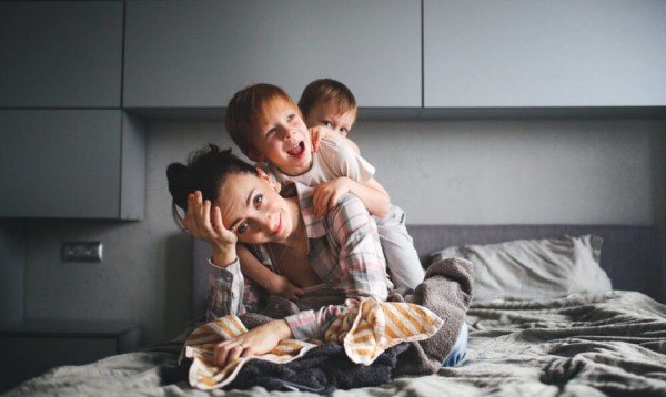 &laquo;Мы с детьми в четырех стенах, а силы кончились&raquo;. Как спастись от родительского выгорания