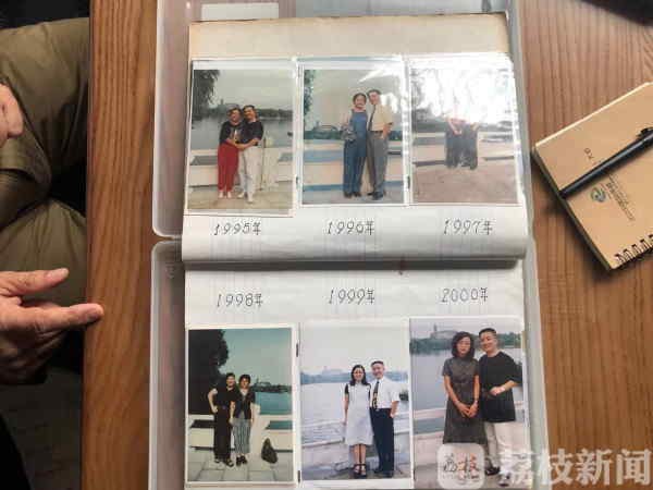 Отец и дочь 40 лет делали одно и то же фото у озера. Похоже, они нашли единственное место, где время встало