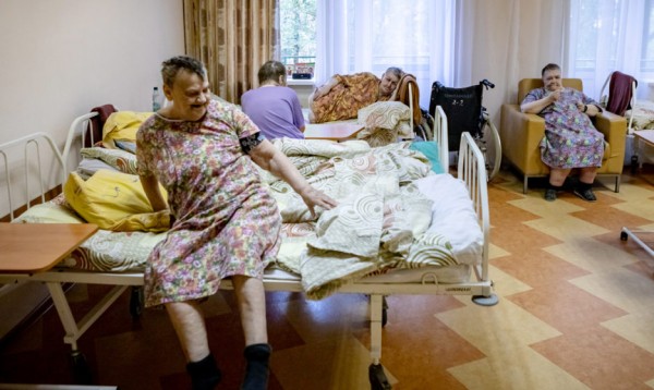 &laquo;Ко многим здесь никто не приезжает&raquo;. Как я впервые побывал в ПНИ