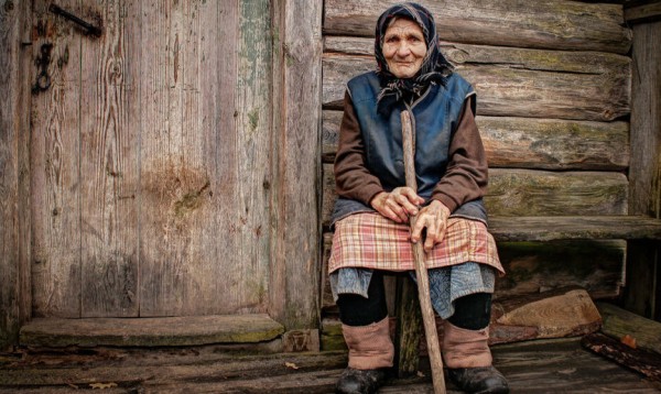 Огонь к домам подходит, а у бабушек &mdash; крестный ход