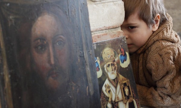 Огонь к домам подходит, а у бабушек &mdash; крестный ход