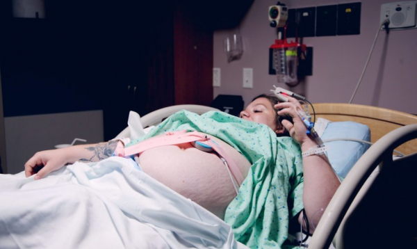 &laquo;Дочь после родов унесли и не показывали месяц&raquo;. В роддомах разлучают новорожденных с матерями из-за ковида